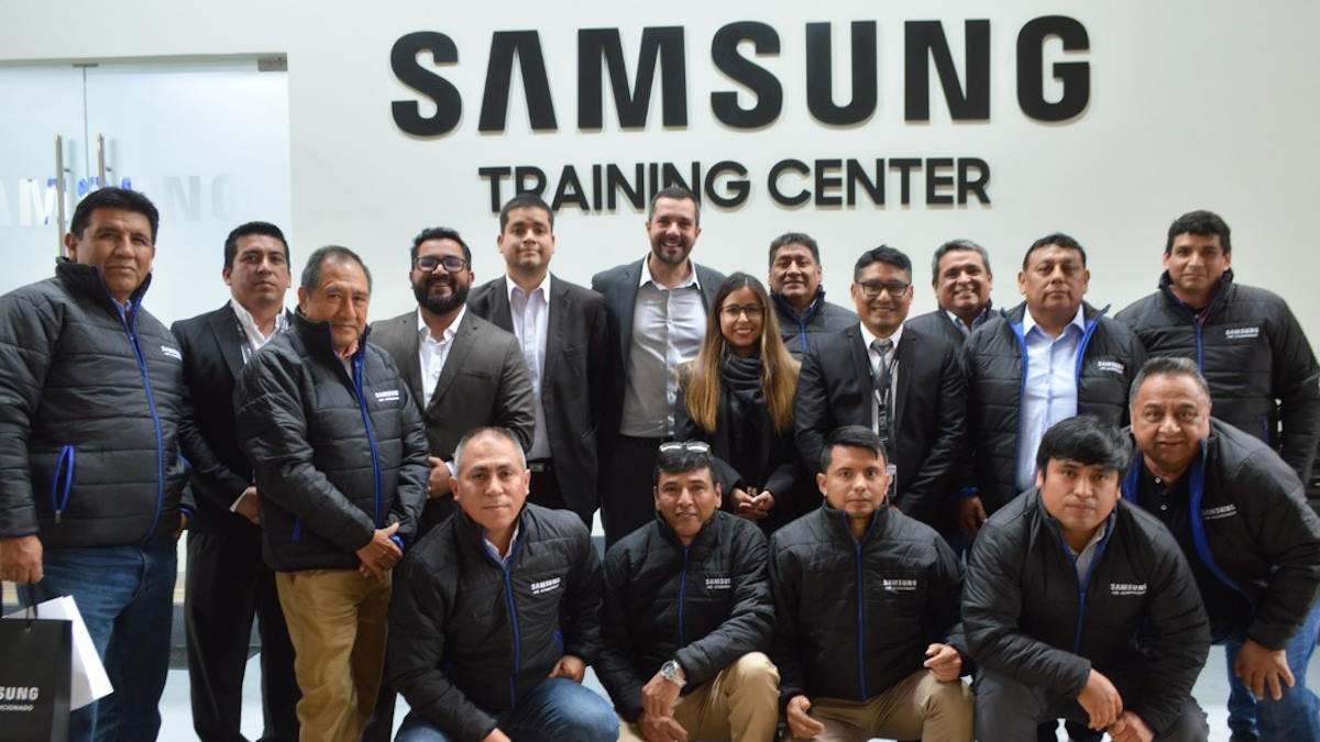 Samsung abre centro de entrenamiento en sede de la Corporación UEZU
