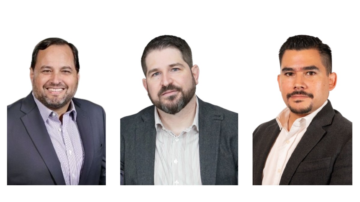 De izquierda a derecha: Marcelo Martínez, vicepresidente de Smart Services para las Américas; Carlos García, vicepresidente de Trane para América Latina; Enrique Tello, director general de Trane México.